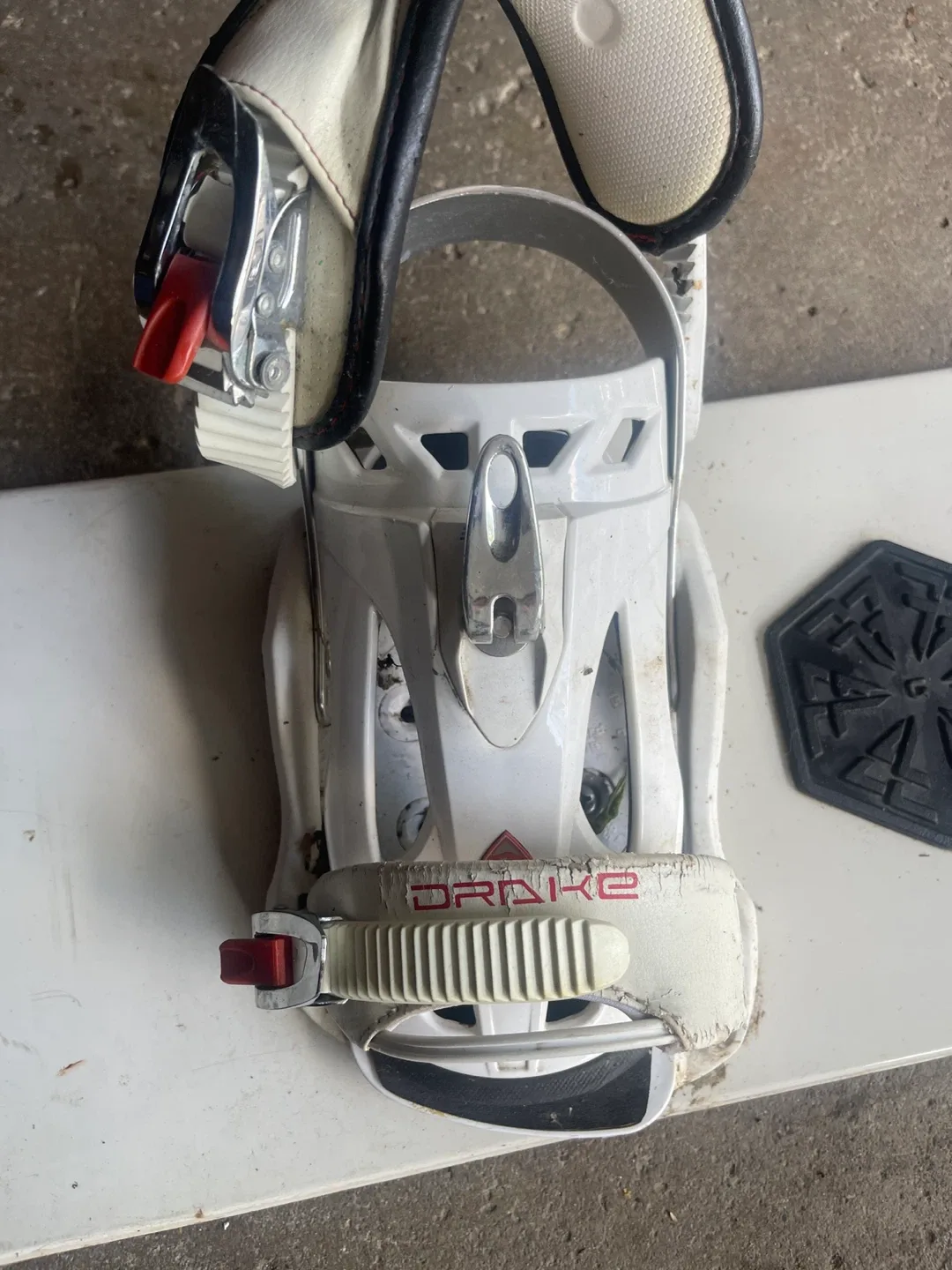 Liquid Pursuit Snowboard with Drake Bindings image indicator(5)