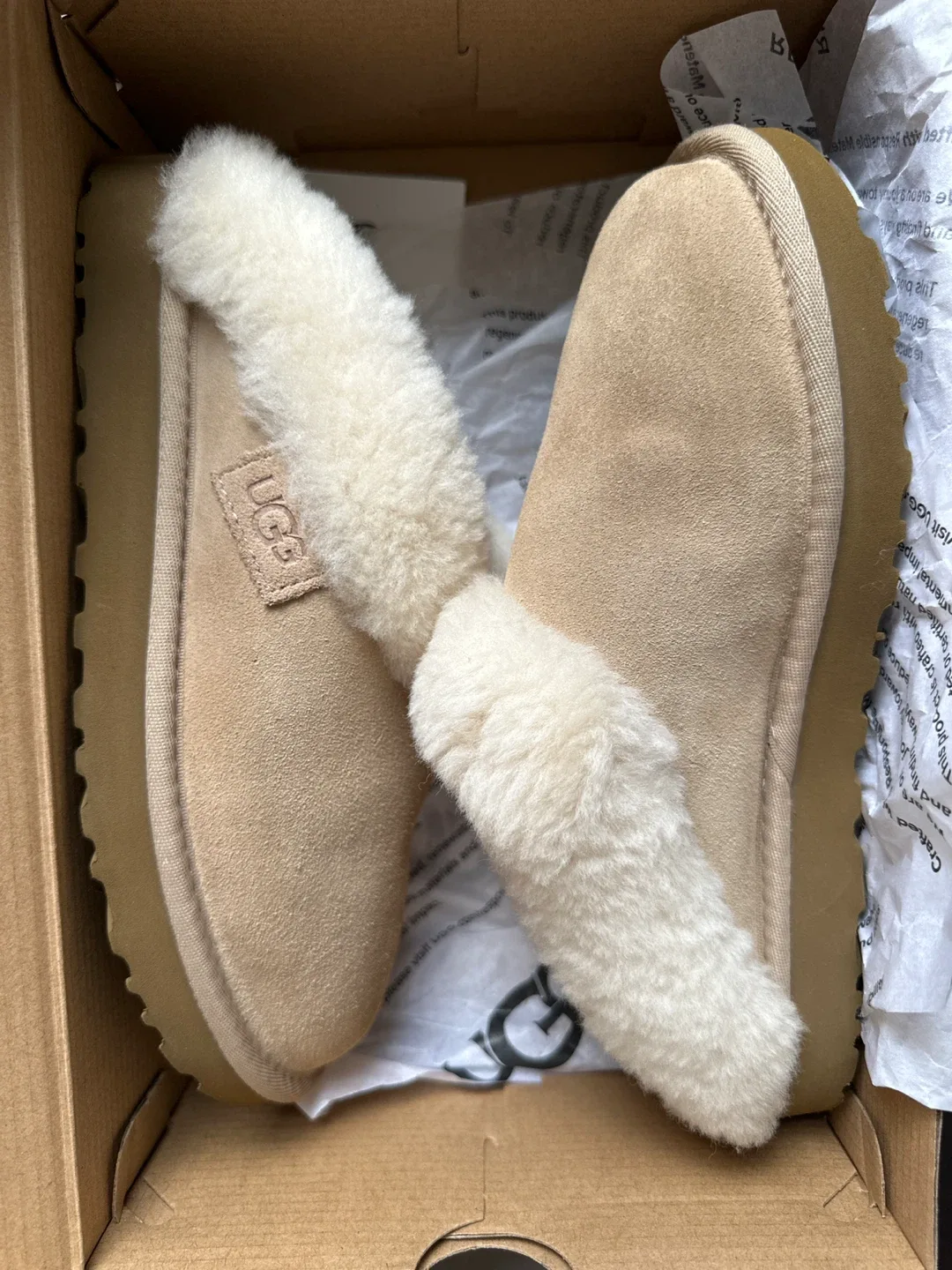UGG Cluggette Slippers - Women's Size 7 -  Comes in Box image indicator(2)