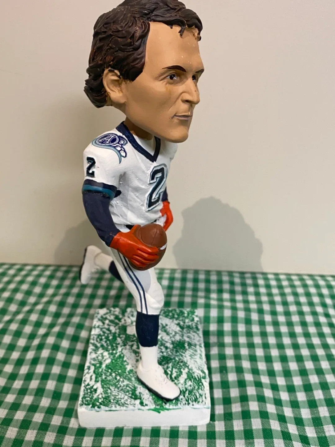 Doug Flutie Bobblehead - BDA 2017 Collectors Edition image indicator(2)