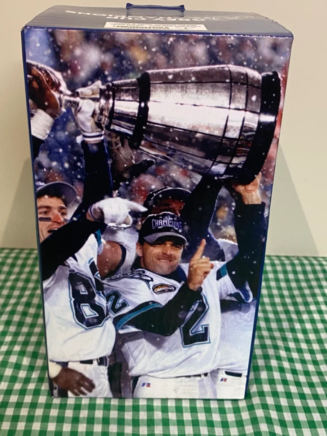 Doug Flutie Bobblehead - BDA 2017 Collectors Edition image indicator(9)