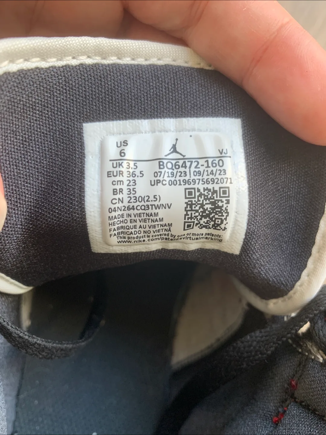 Nike Air Jordan 1 Mid, women Size 6 US image indicator(4)