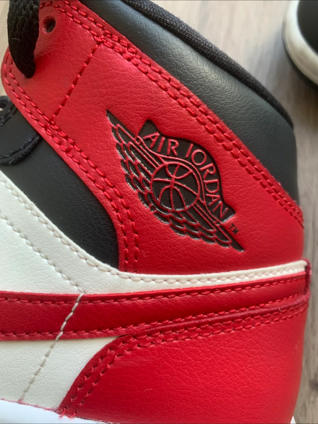 Nike Air Jordan 1 Mid, women Size 6 US image indicator(2)