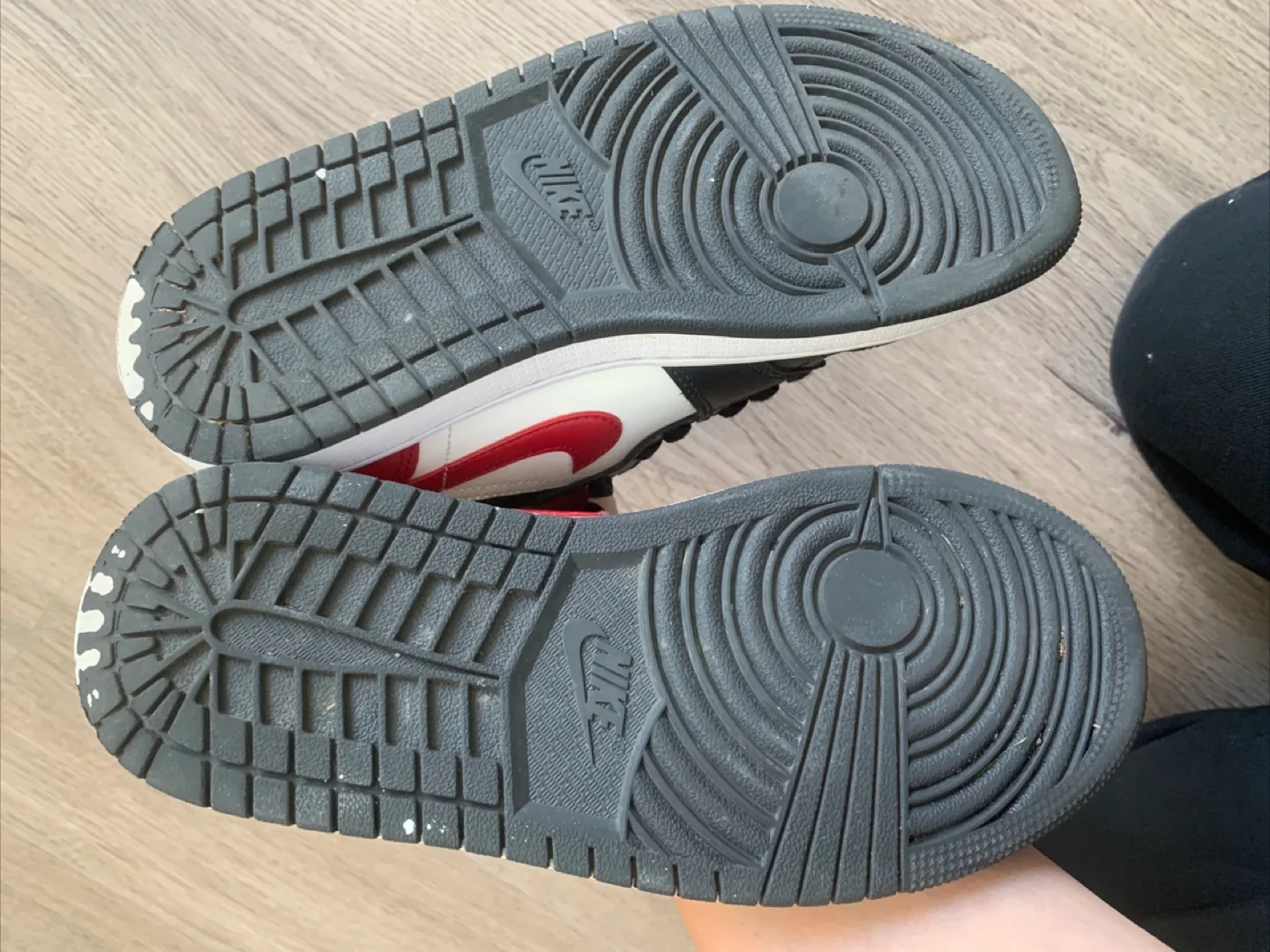 Nike Air Jordan 1 Mid, women Size 6 US image indicator(5)