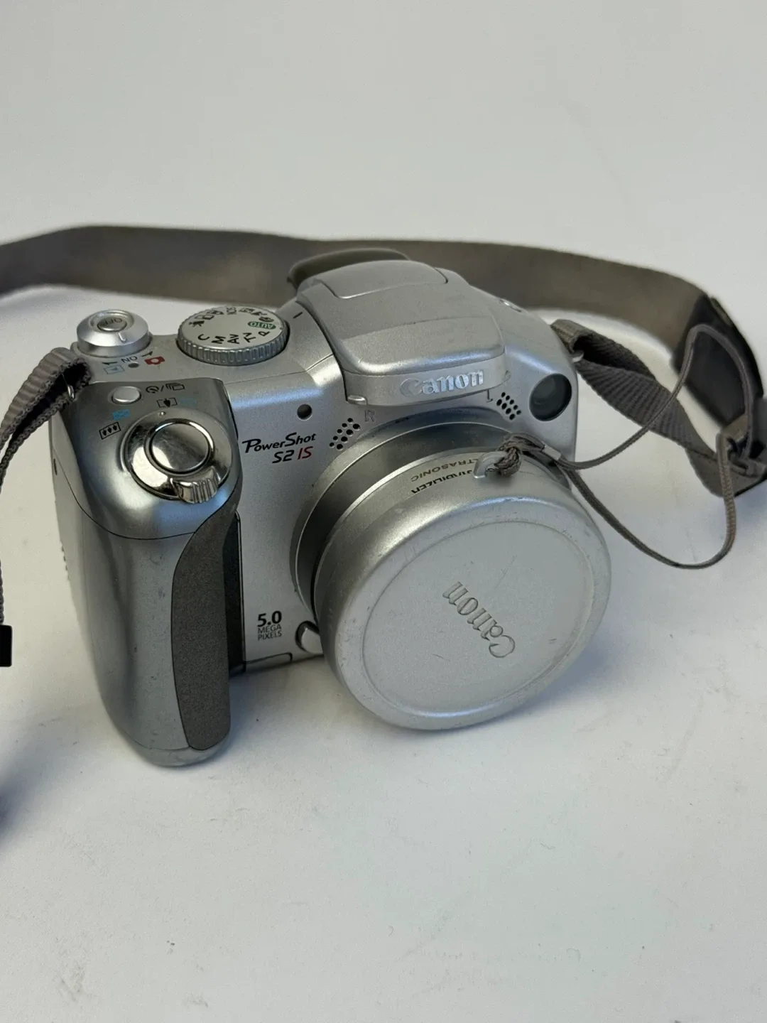 Canon PowerShot S2 IS Digital Camera thumbnail