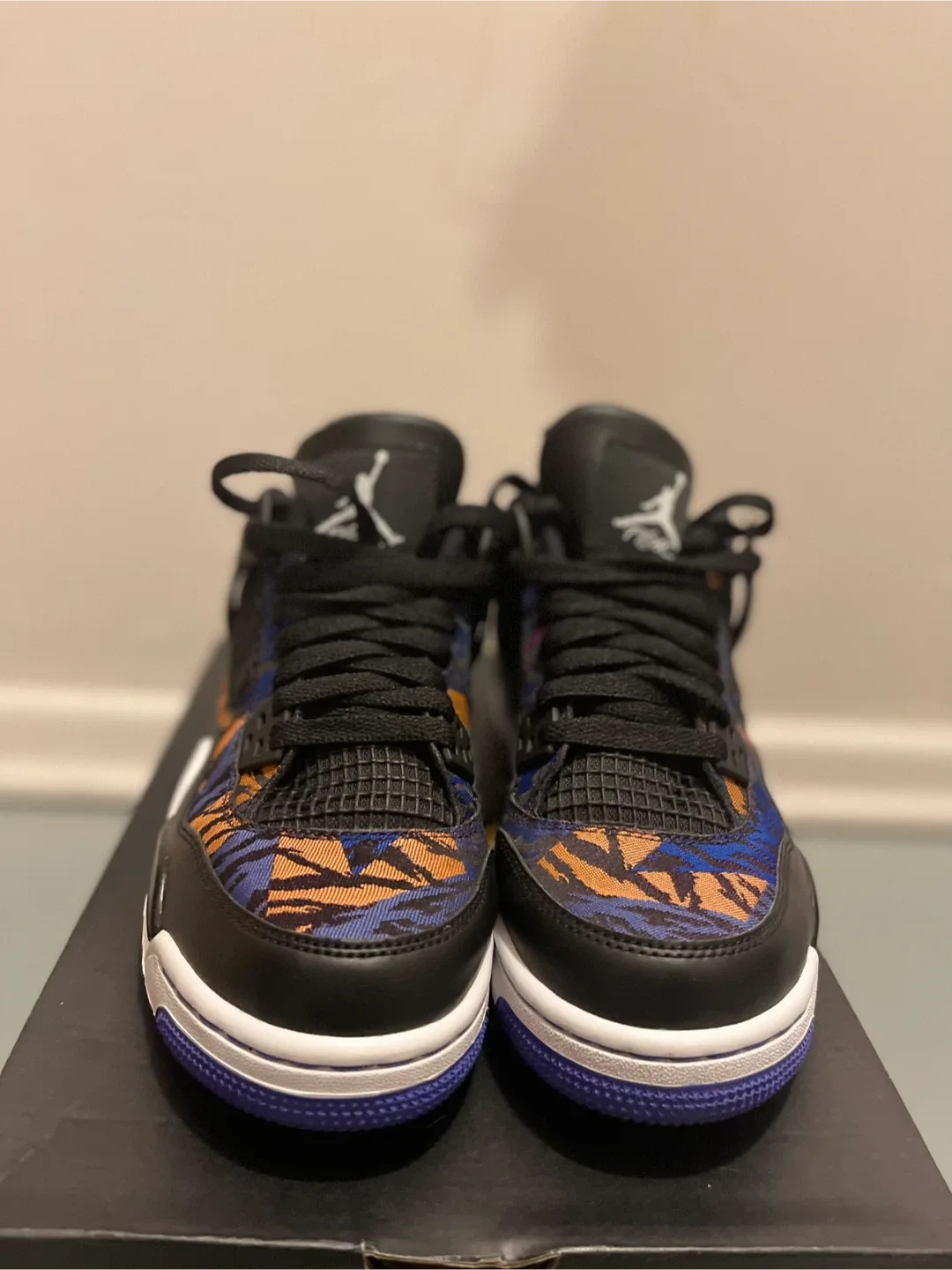 Air Jordan 4 Retro SE (GS) Size 6Y image indicator(2)