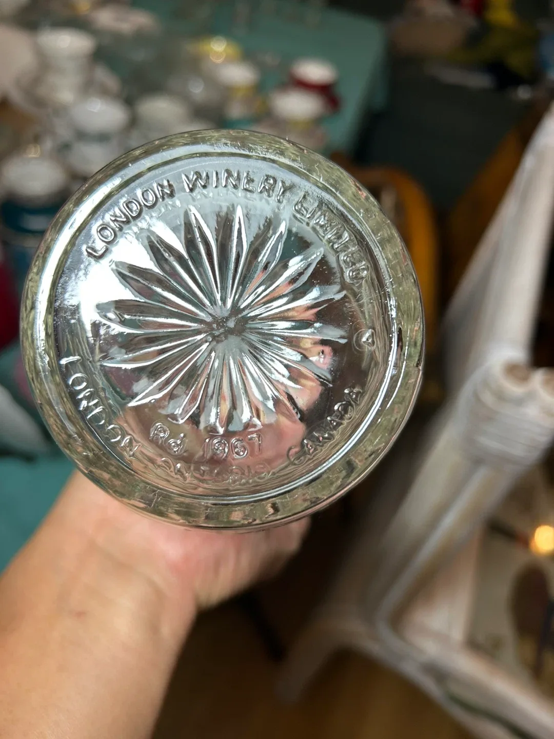 Crystal Decanter and Cordial Glasses Set image indicator(6)