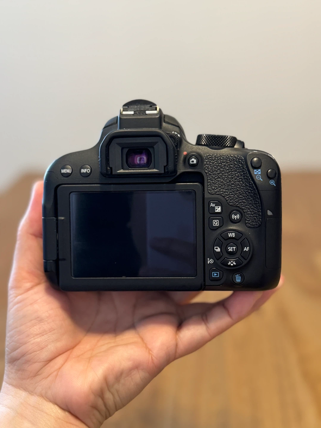 Canon EOS Kiss X9i (Rebel T7i) - photo 3