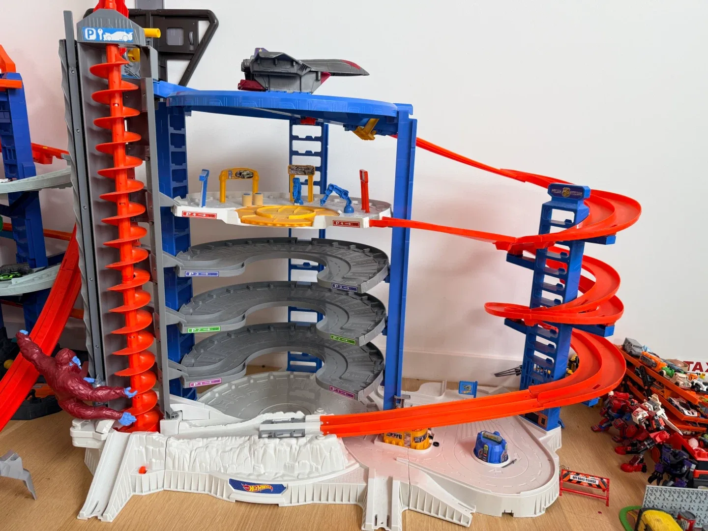 Hot Wheels Super Ultimate Garage Playset