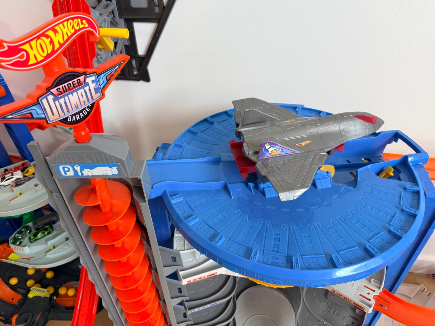 Hot Wheels Super Ultimate Garage Playset - photo 4