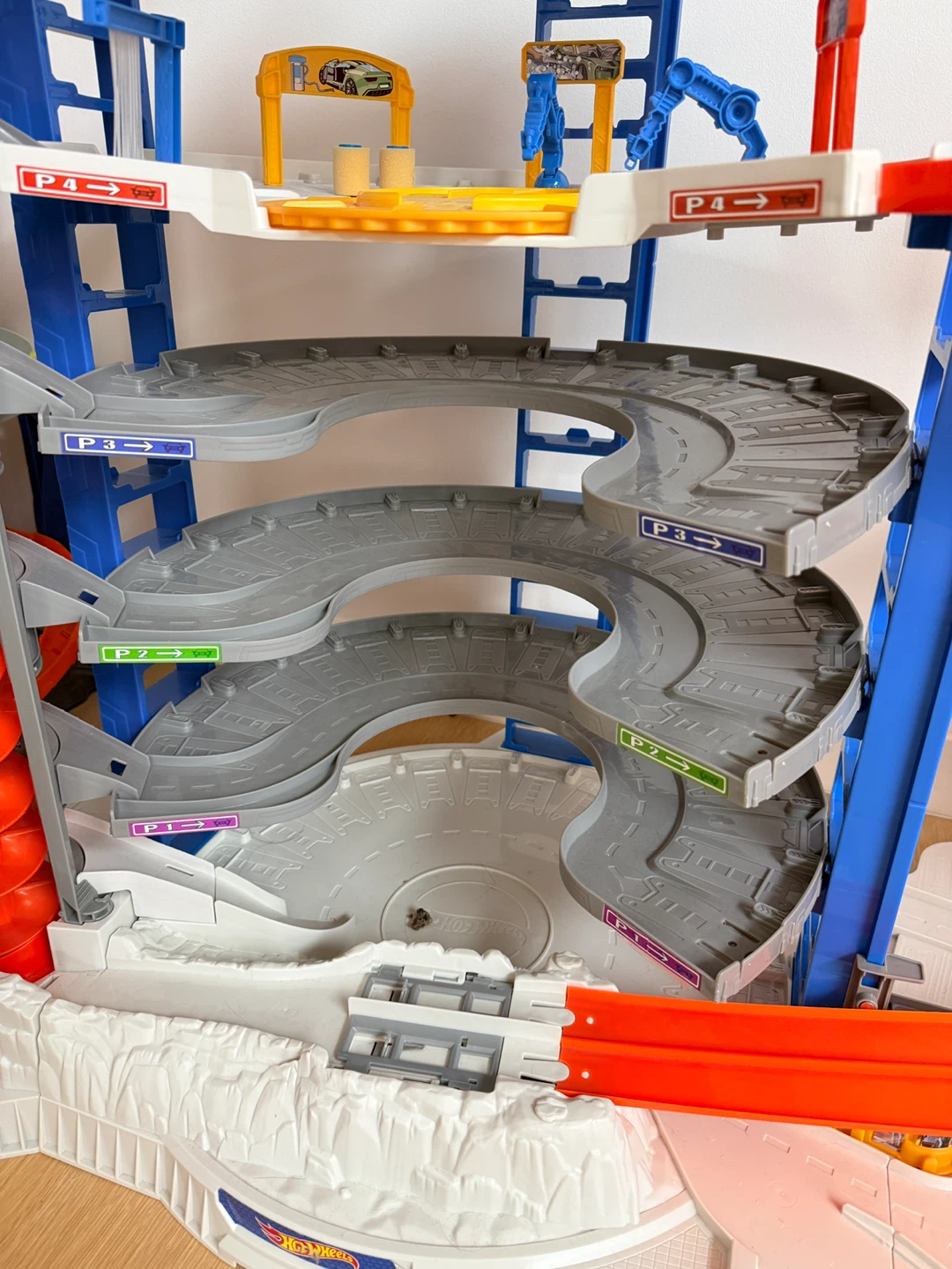 Hot Wheels Super Ultimate Garage Playset - photo 2