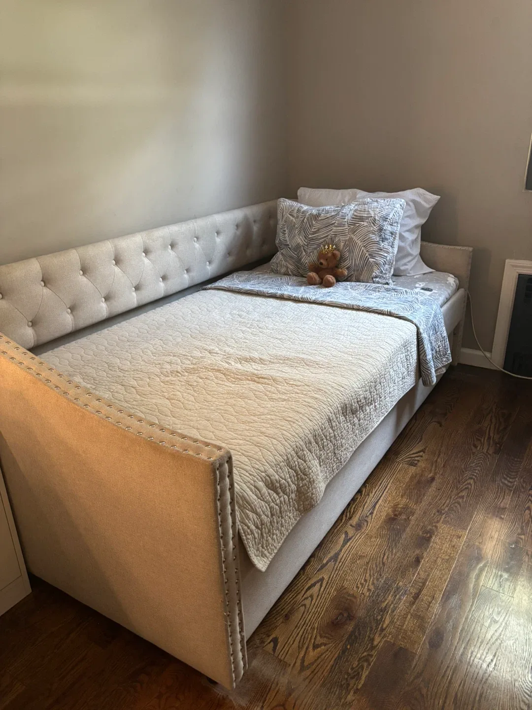 Beige Daybed with Trundle image indicator(2)