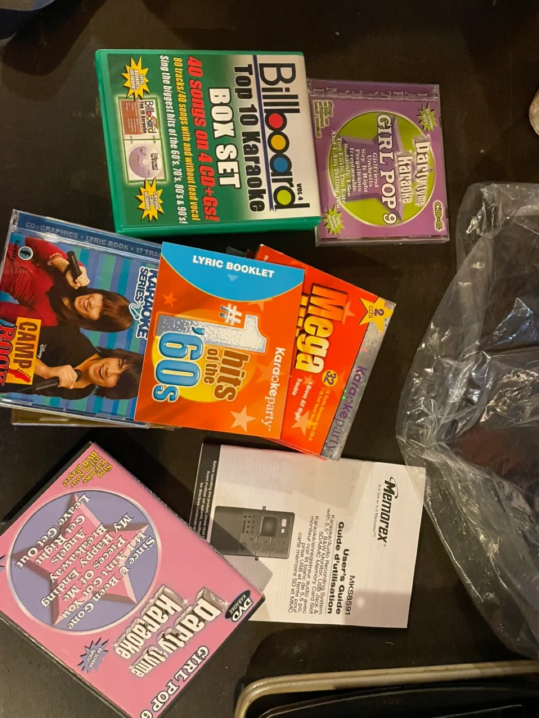 Memorex Karaoke Machine with CDs image indicator(3)