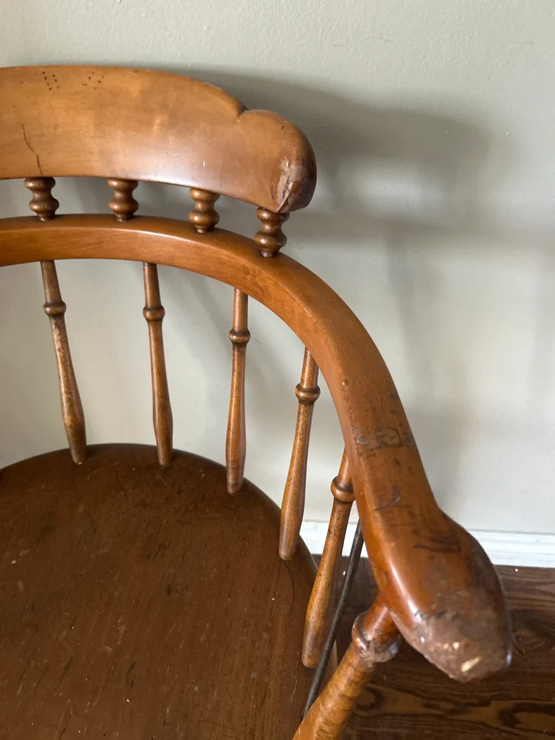 Vintage Wooden Spindle Chair image indicator(2)