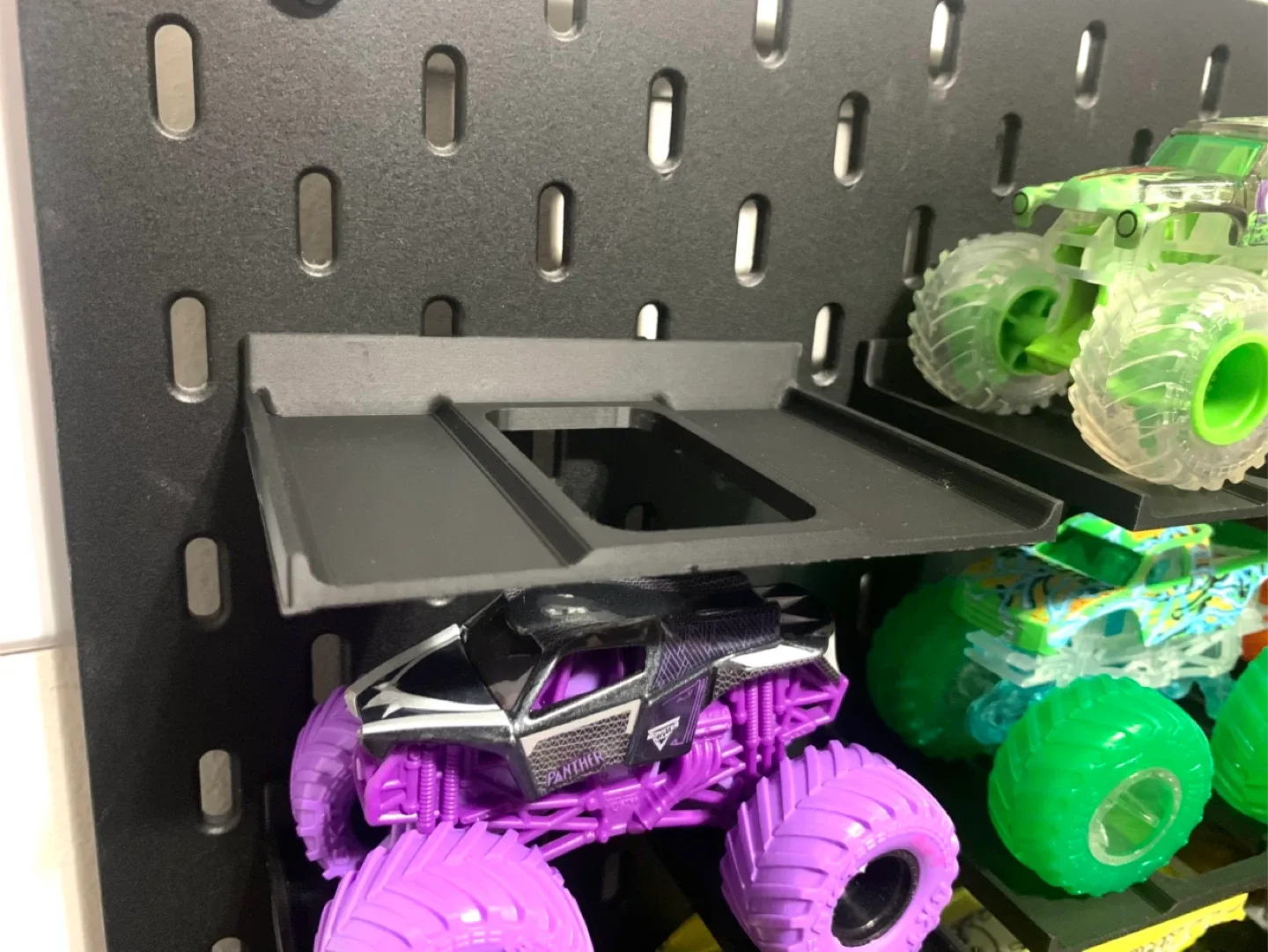 Monster Truck Ikea Skadis Holder image indicator(4)