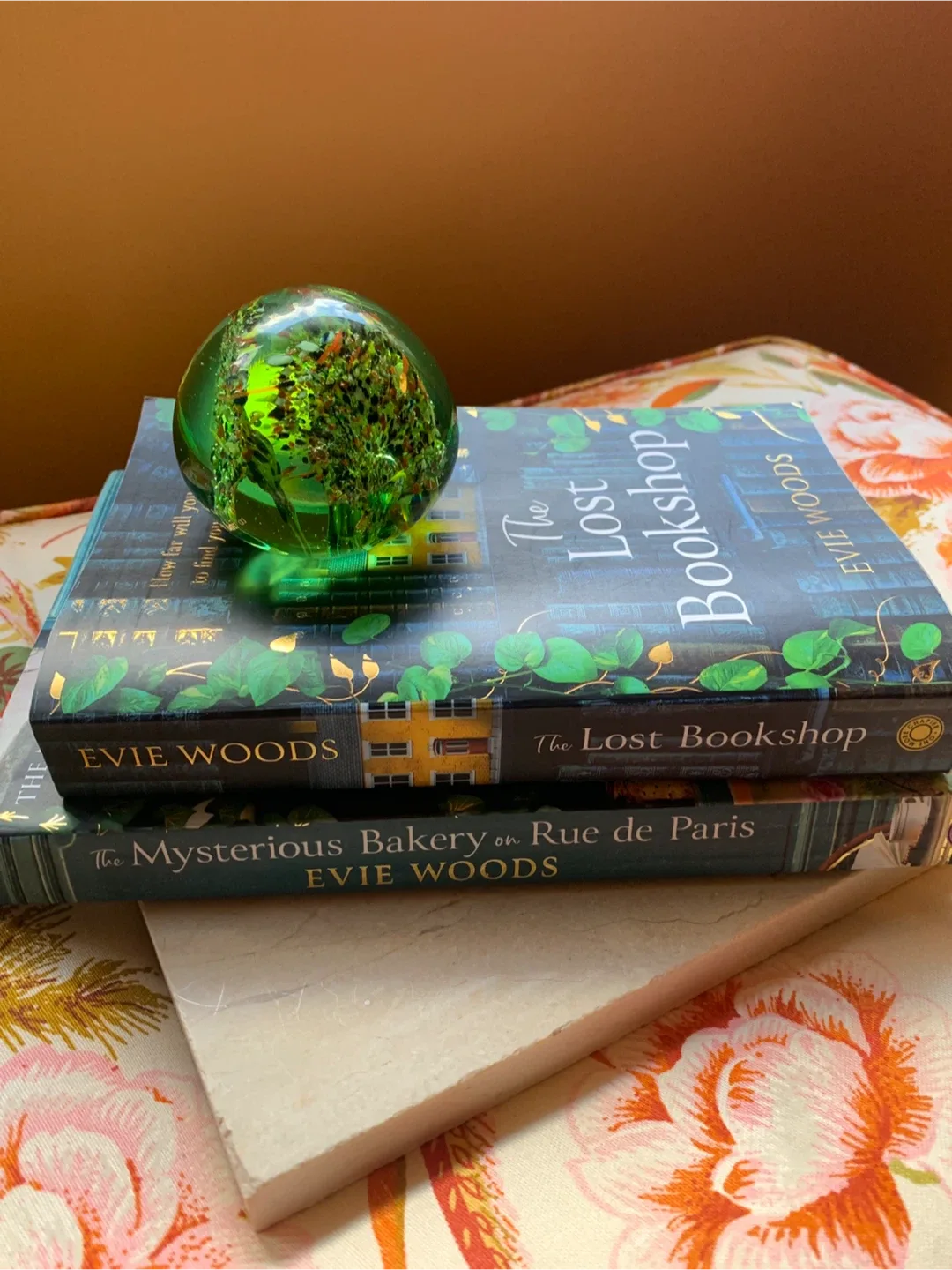 Vintage Green Art Glass Paperweight image indicator(9)