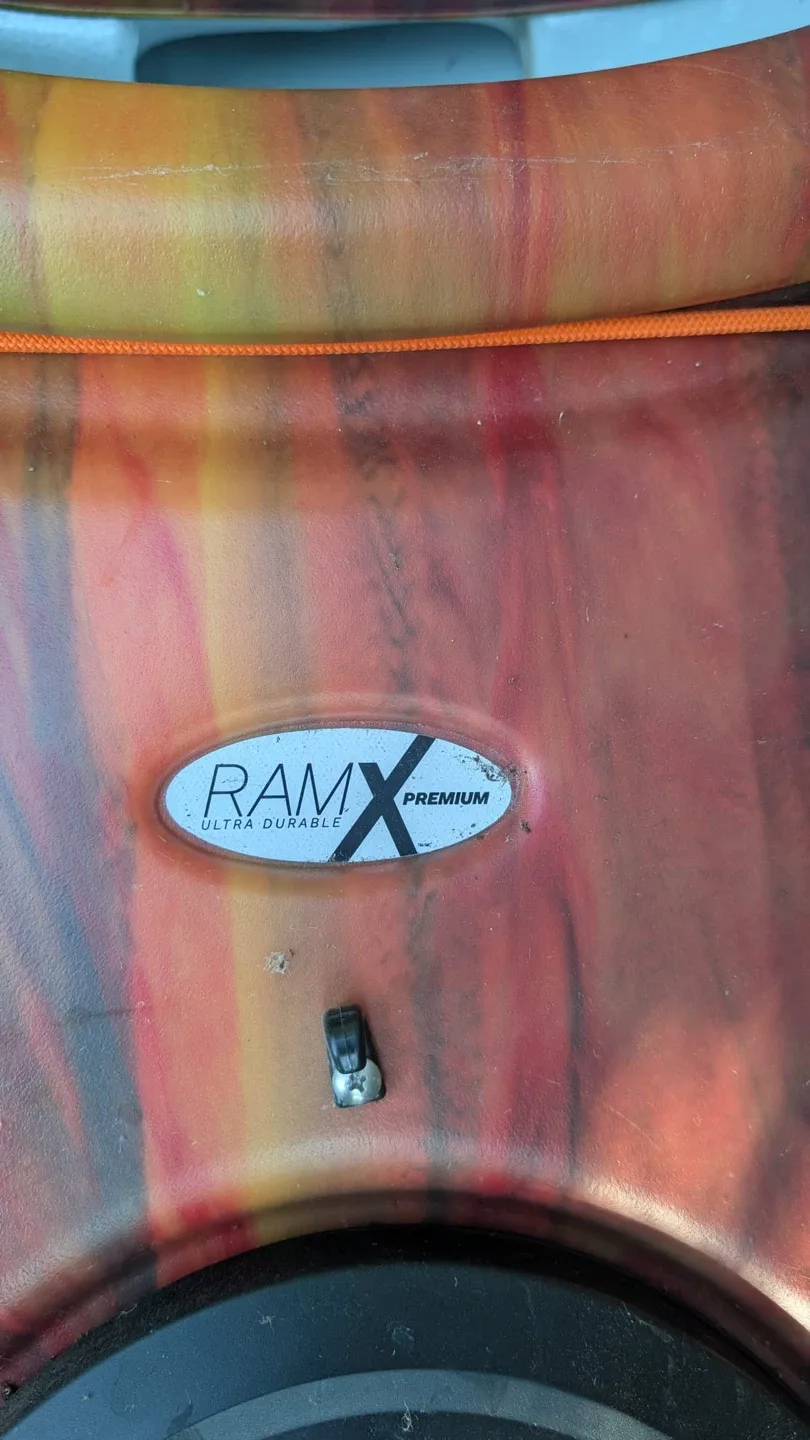 Pelican escape Kayak with Paddle image indicator(6)