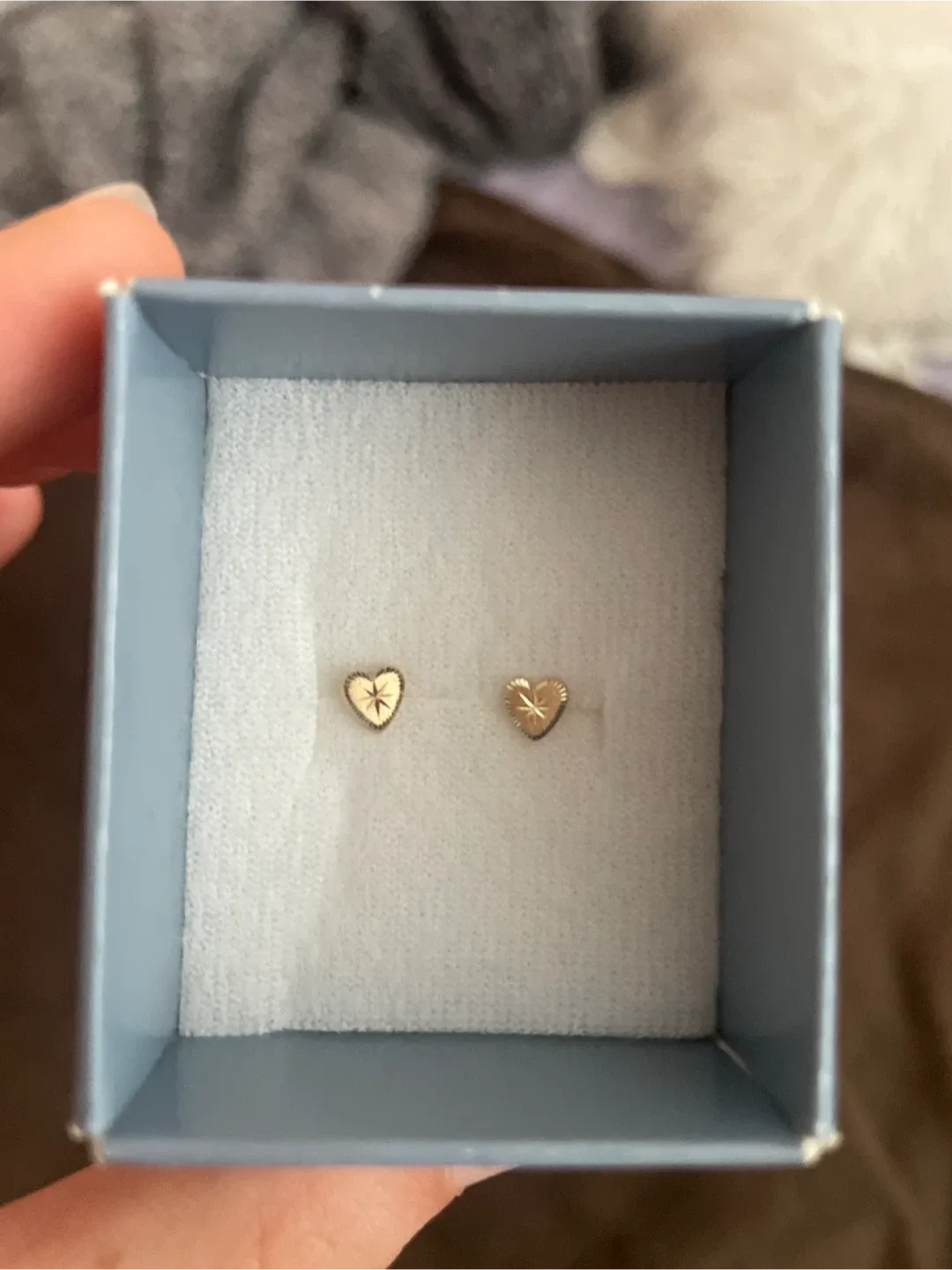 New Mejuri Mini Heart Studs image indicator(3)