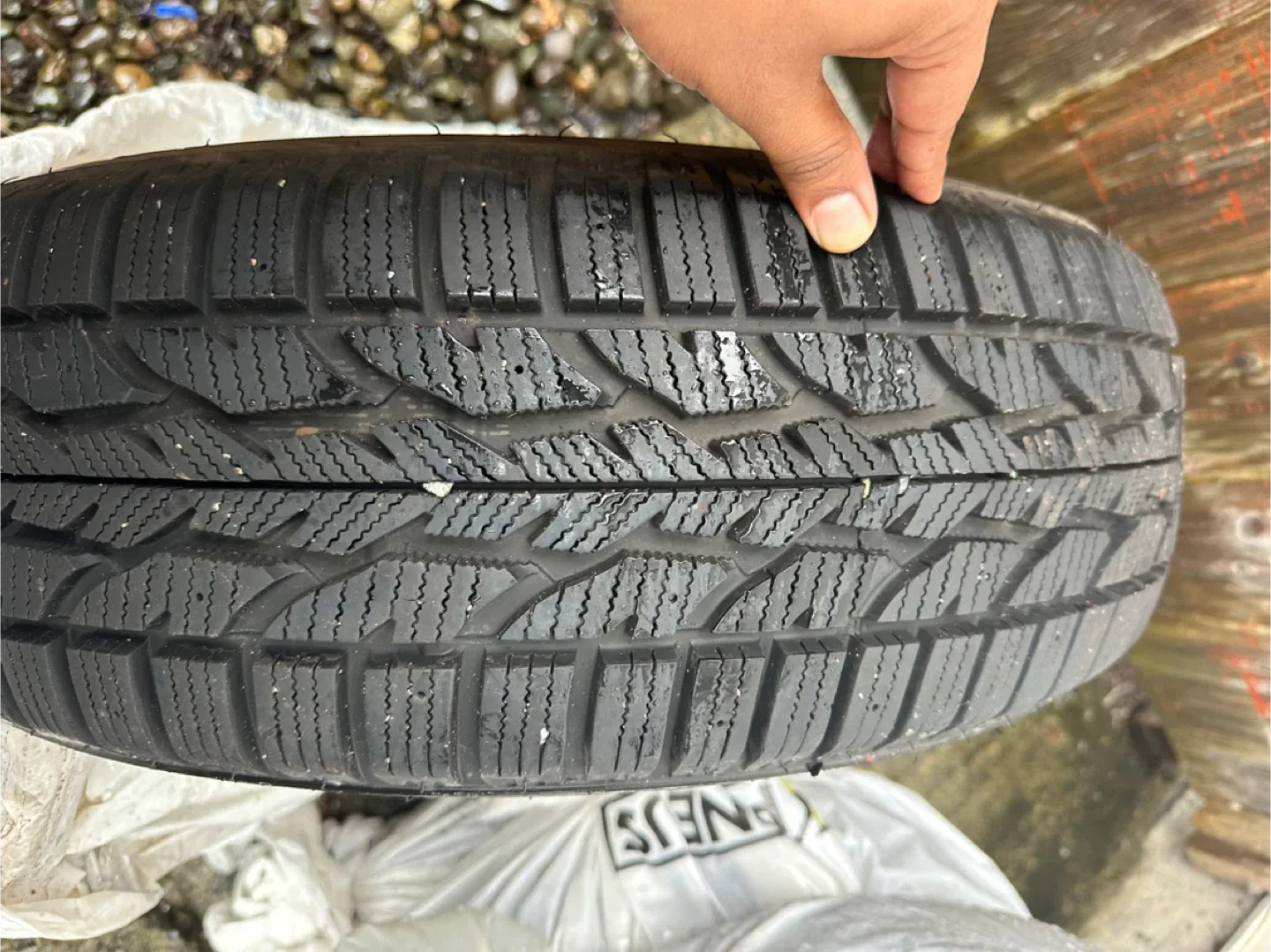 4 x Winterforce 2 Tire -215/55R17 94S M+S image indicator(4)