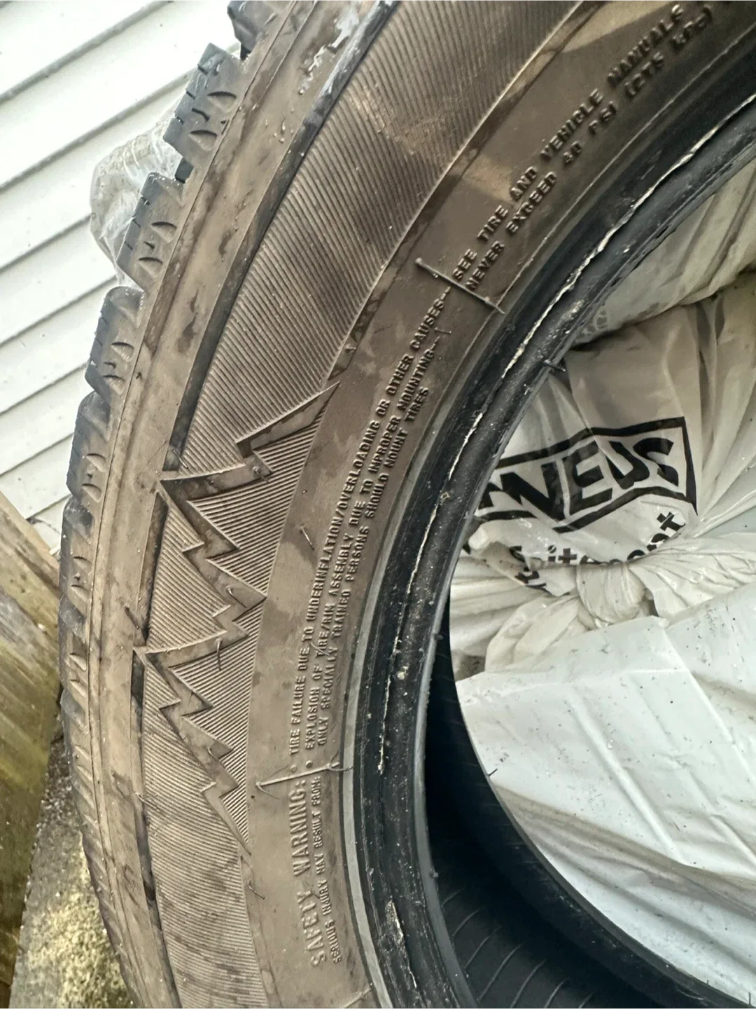 4 x Winterforce 2 Tire -215/55R17 94S M+S image indicator(5)