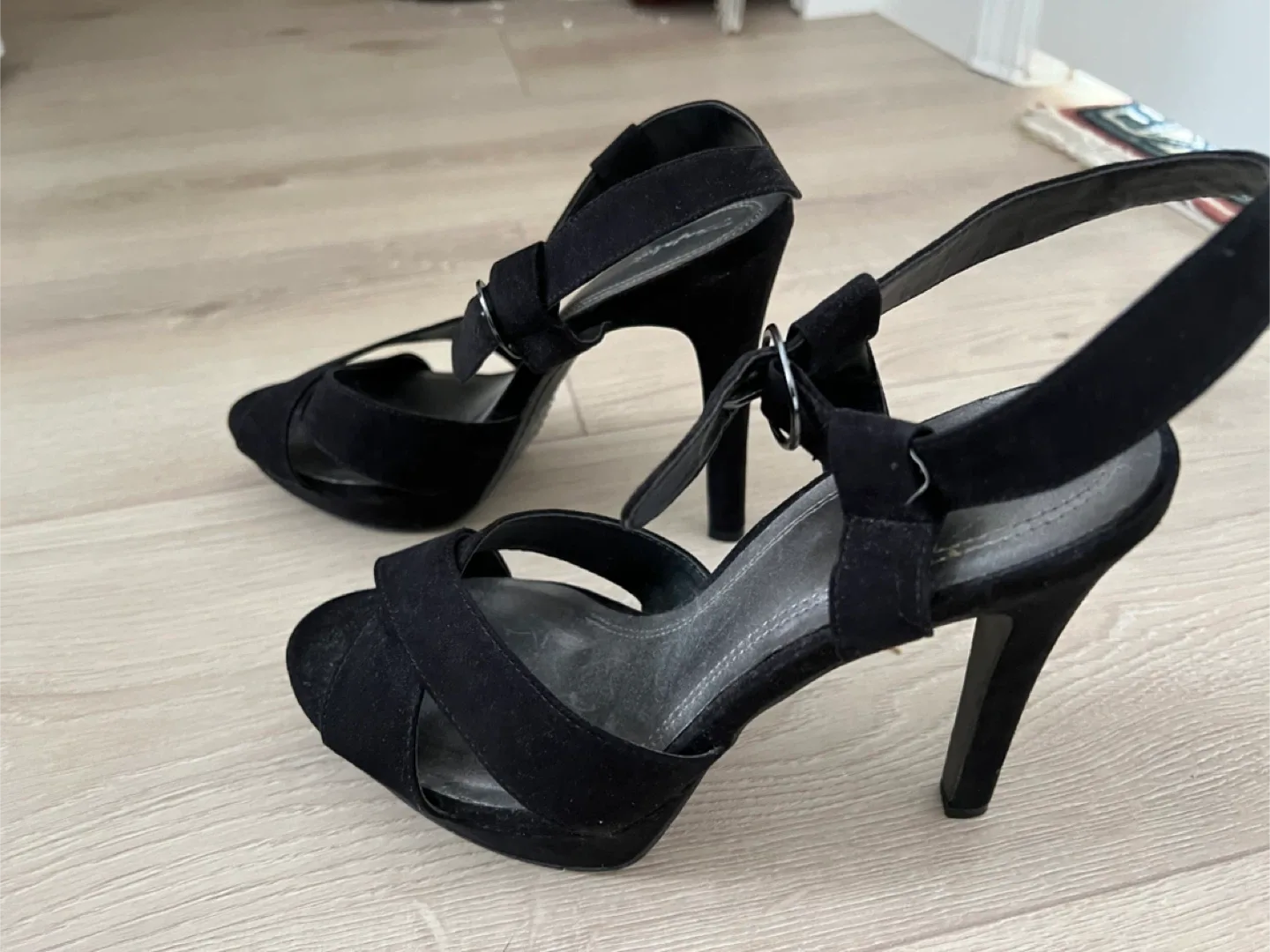 Trafaluc Black Heels image indicator(2)