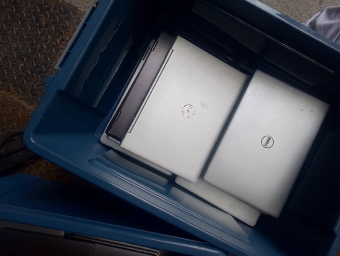 DELL LAPTOPS (LOCKED) - photo 2