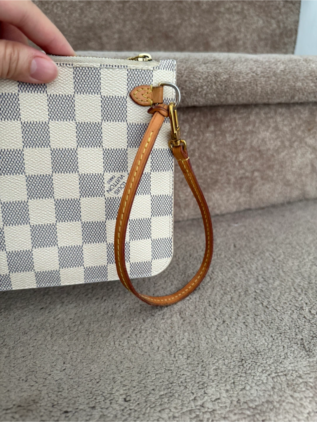 Authentic Louis Vuitton Neverfull Pouch Damier Azur - photo 4