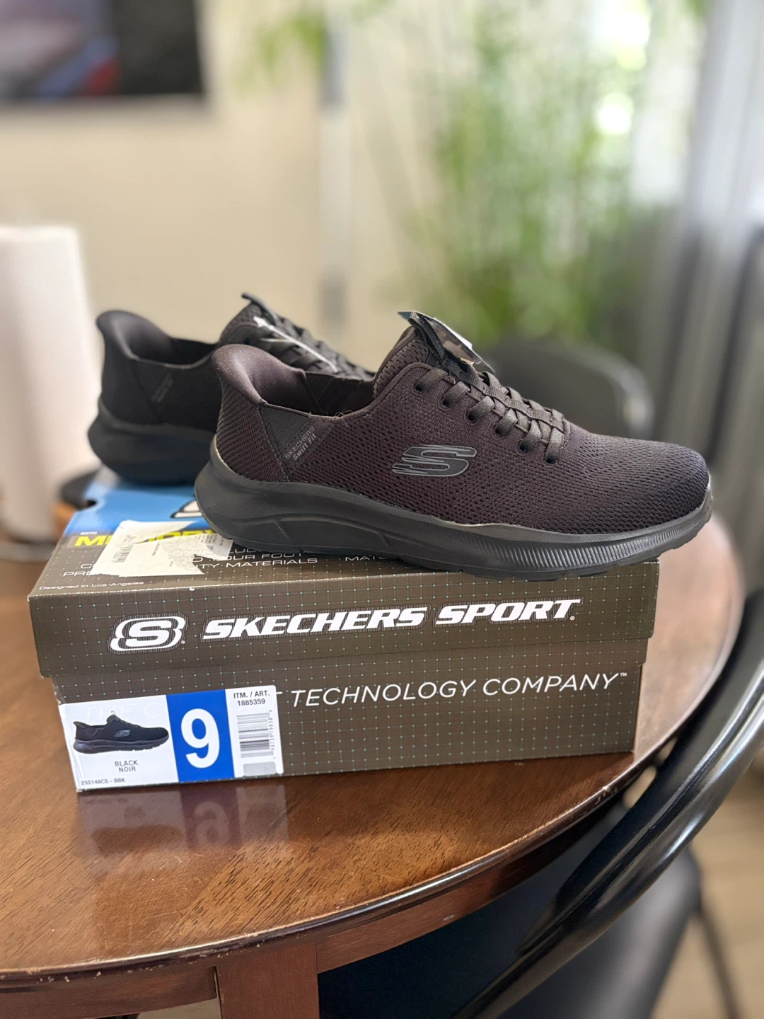 Skechers Sport Shoes - Size 9
