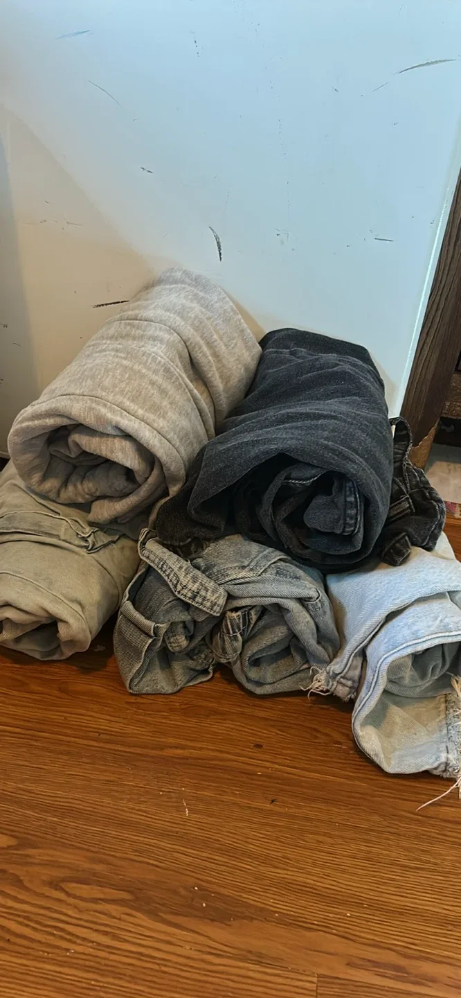 Garage and Ardene Jeans & Sweatpants - Size S image indicator(2)