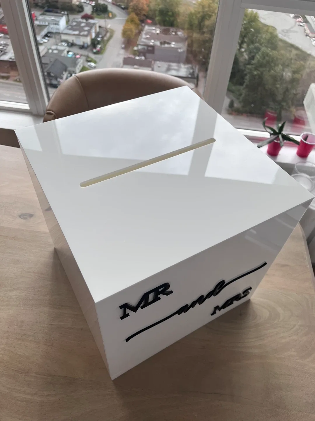 White Acrylic Wedding Card Box 12”x12”x12” image indicator(2)