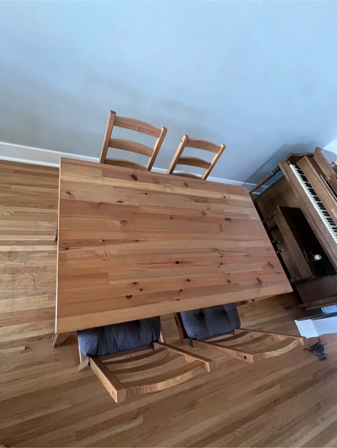 IKEA Table & 4 Chairs - photo 2