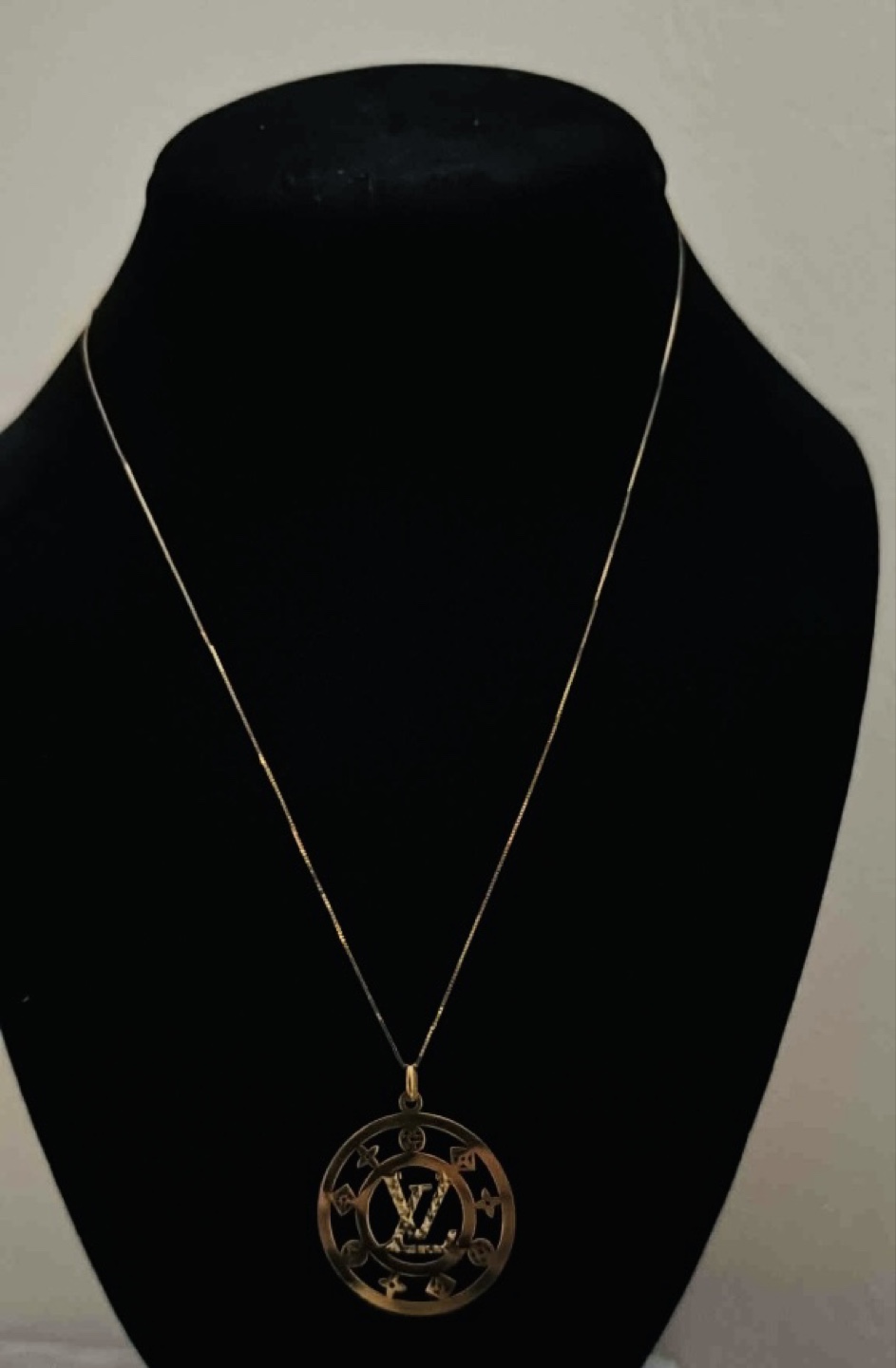 18K LV Necklace Gold - photo 4