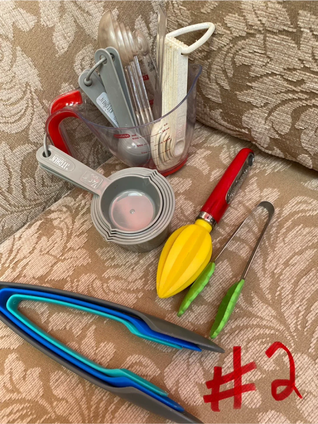 FADTEST PICK UP//Mixed Household Items image indicator(2)