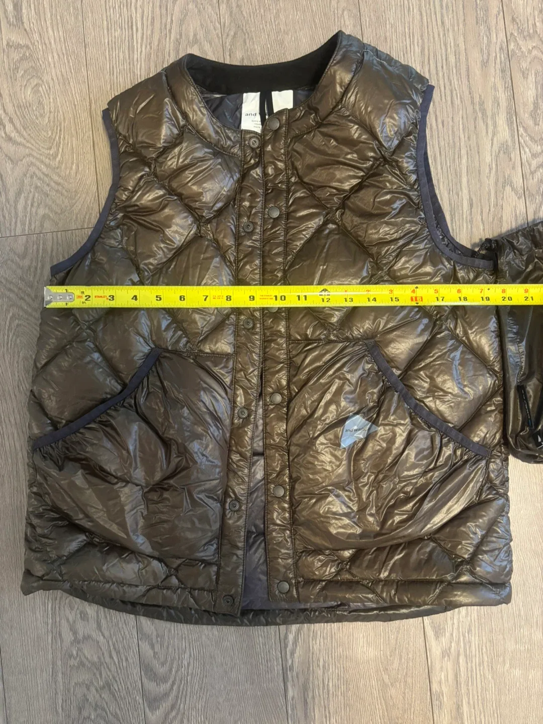 And Wander Down Vest - Size S image indicator(3)