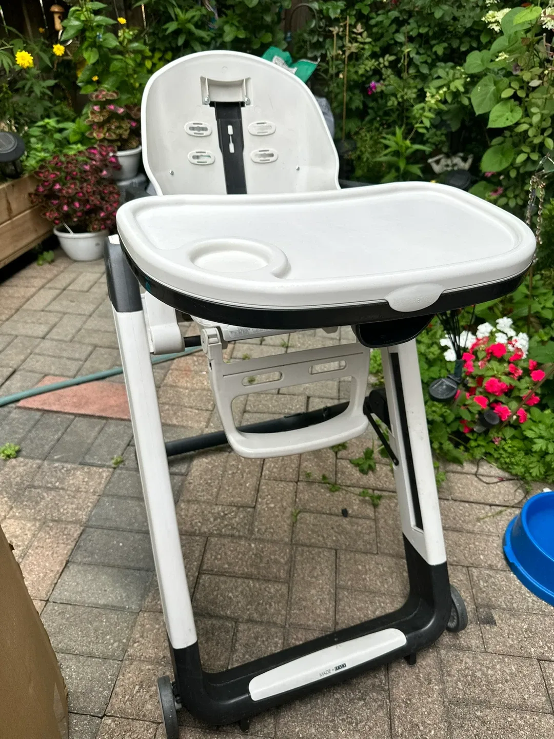 High Chair - With Black Seat Insert image indicator(2)