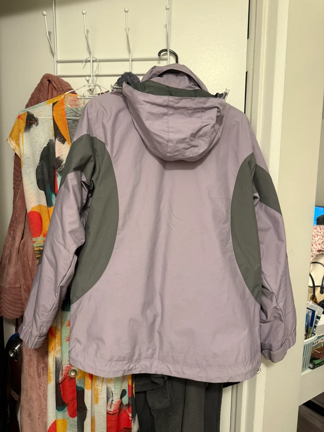 Helly Hansen Lilac & Gray Jacket - Size S image indicator(3)
