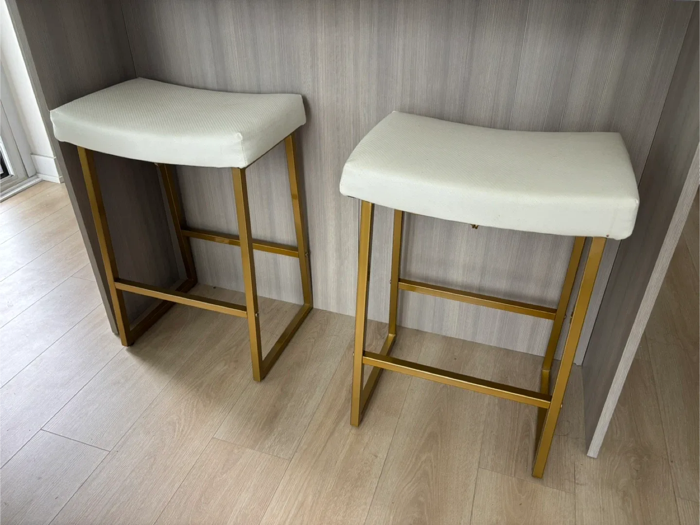 Set of 2 Bar Stools - White & Gold image indicator(2)