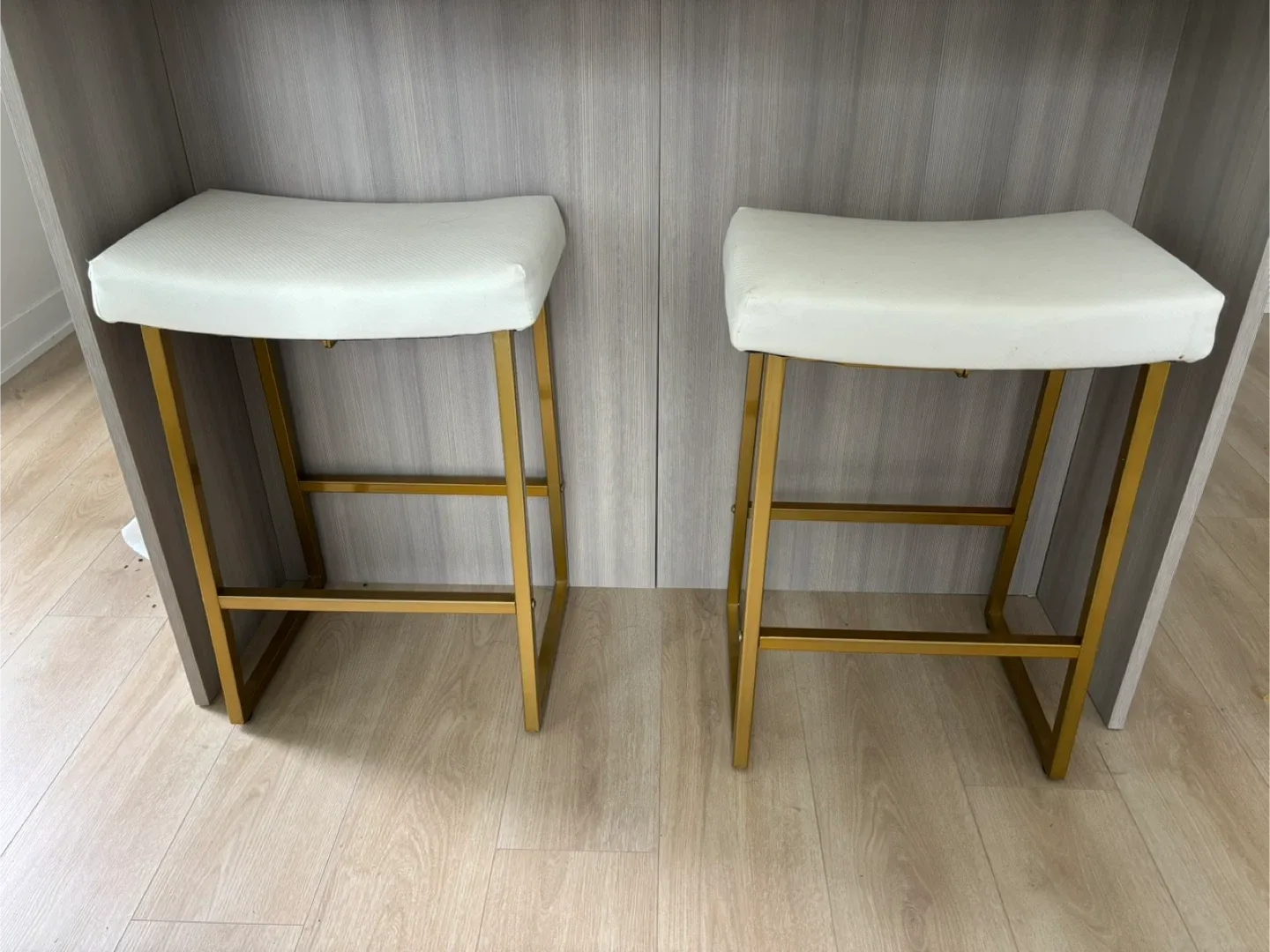 Set of 2 Bar Stools - White & Gold image indicator(3)