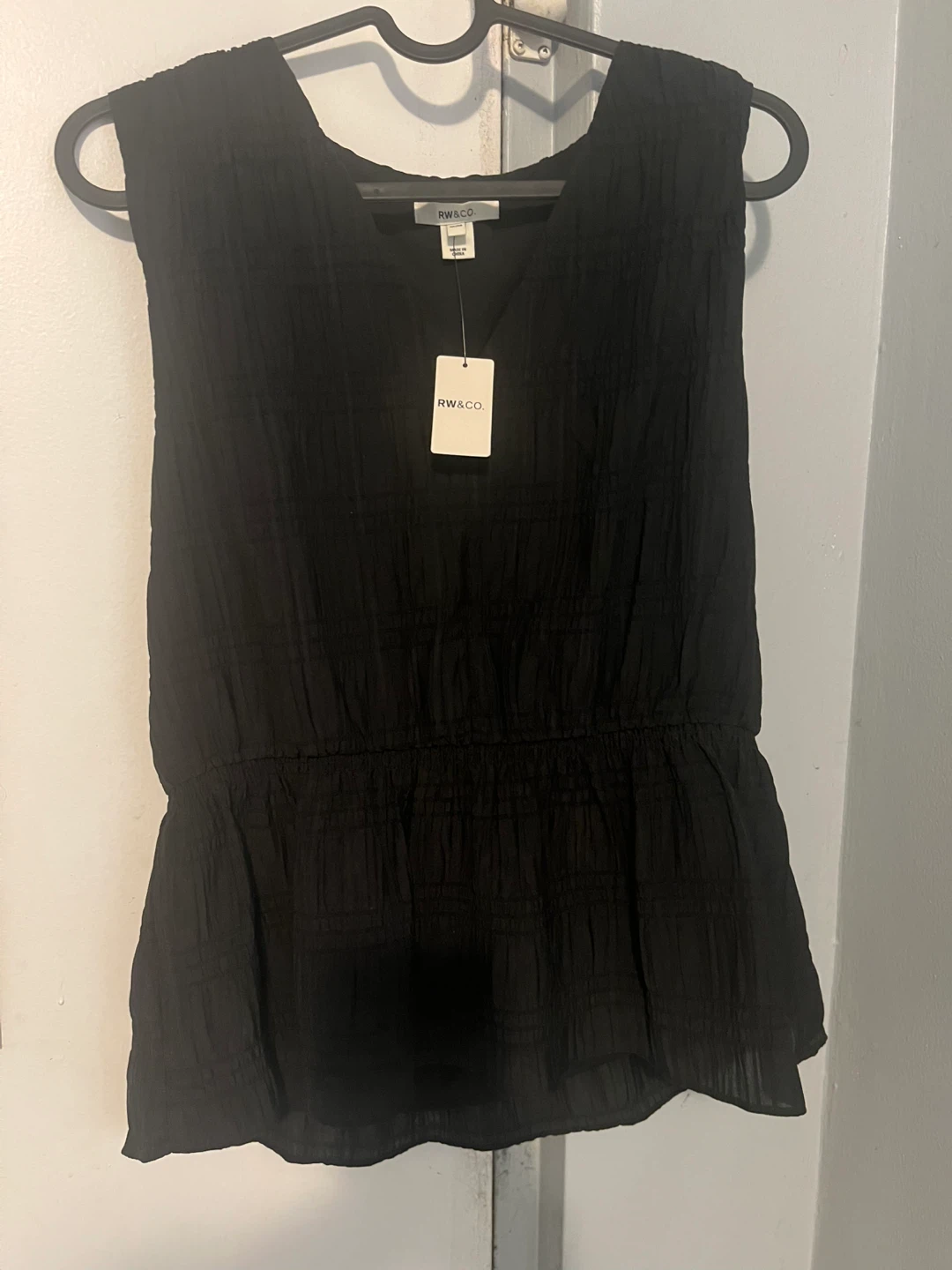 RW&CO. Black Sleeveless Top - Size M - photo 4