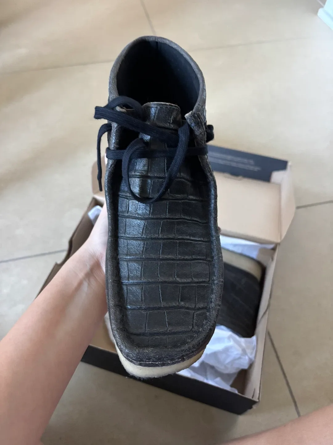 Clarks Wallabee Boot Black Crocodile US 8 image indicator(2)