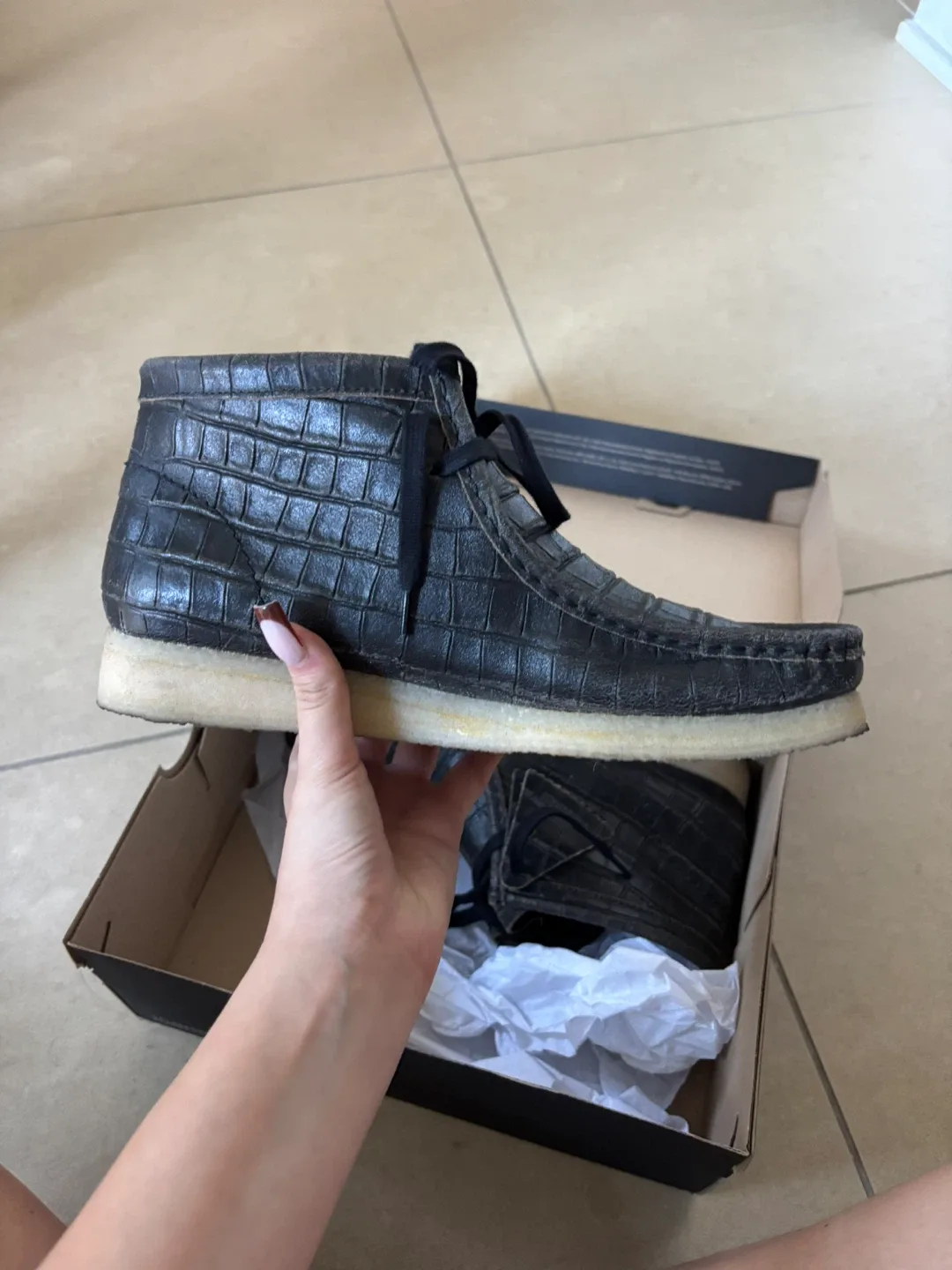 Clarks Wallabee Boot Black Crocodile US 8 image indicator(3)