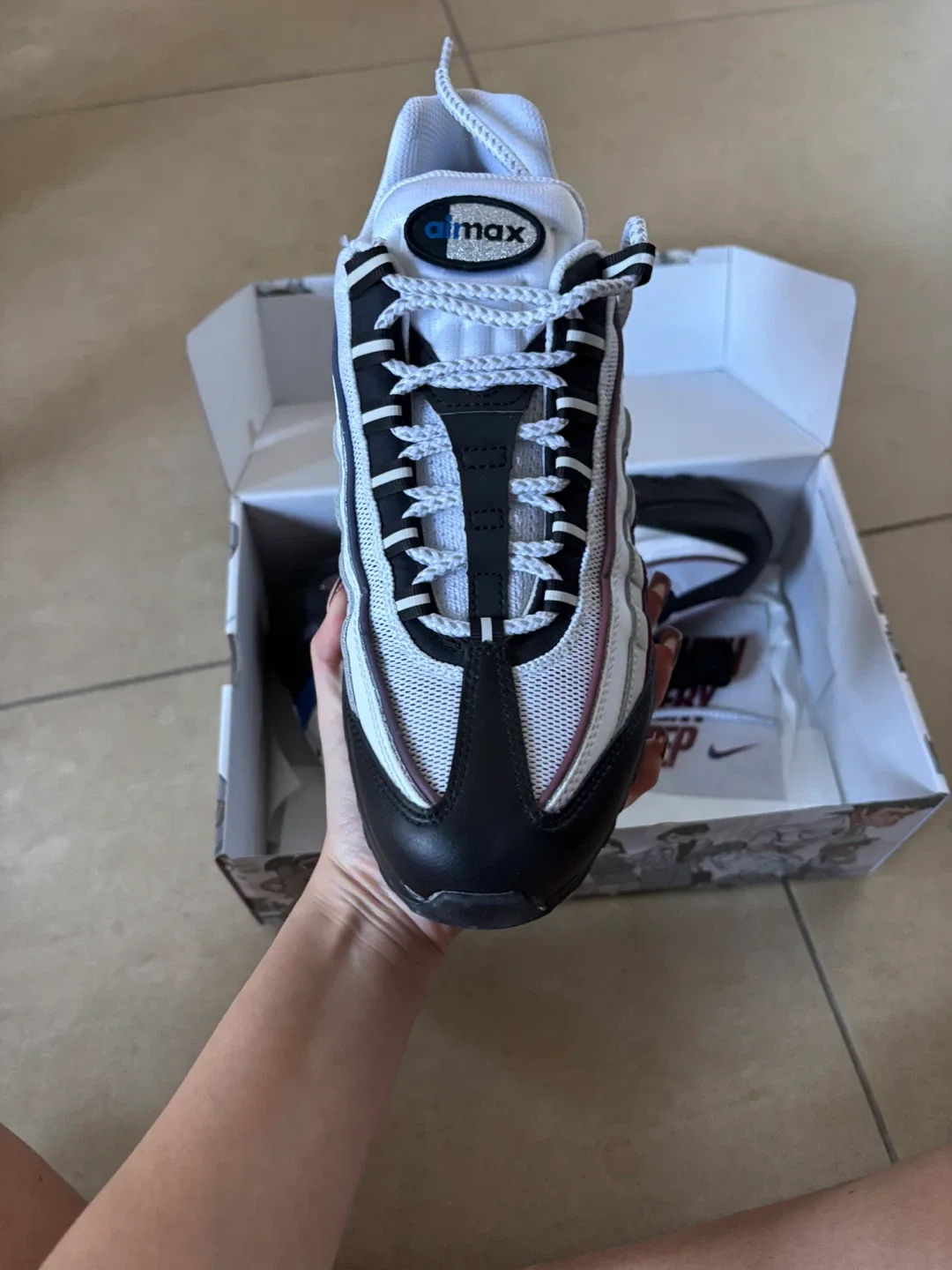 Nike Air Max 95 PRM White/Red - Size 8.5 image indicator(2)