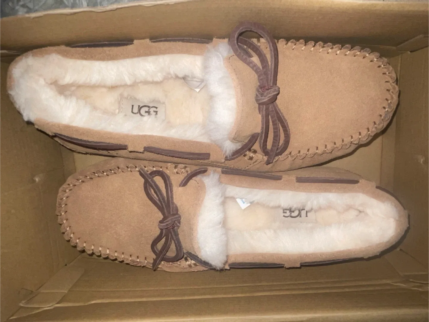 UGG Women's Dakota Slippers image indicator(3)