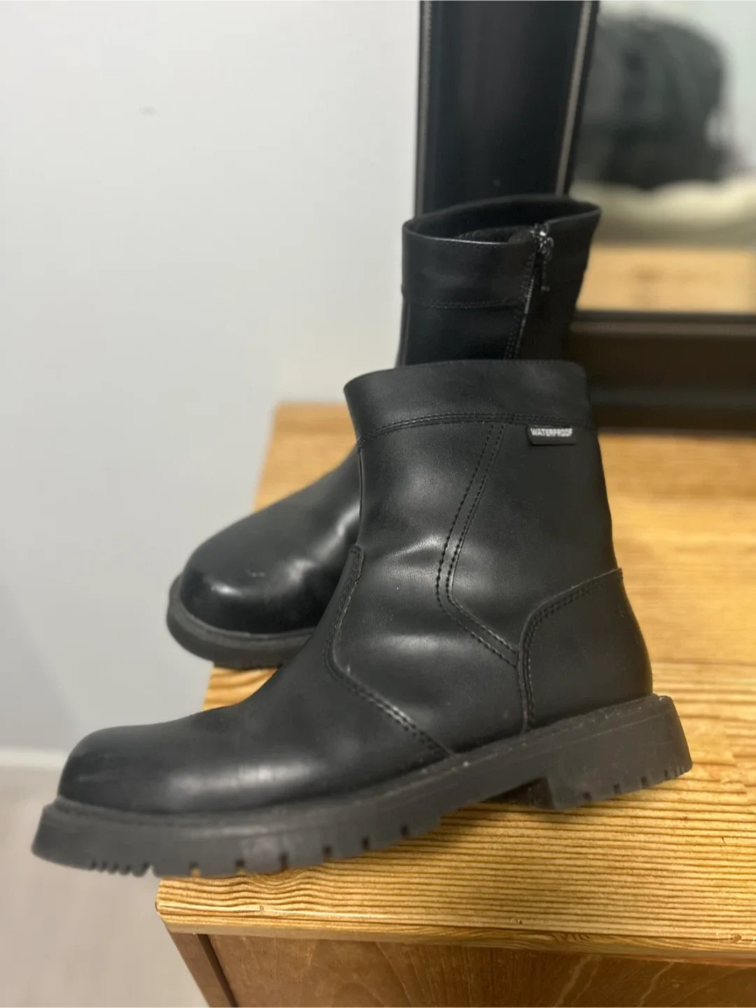 Thermolite :Men's Waterproof Black Leather Boots image indicator(2)