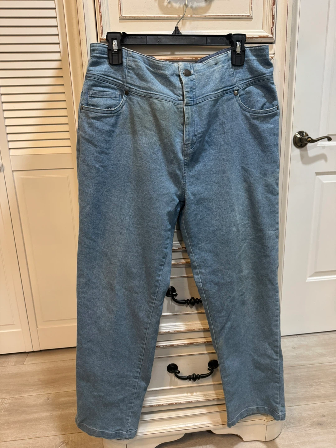 Women Denim Moves Light Wash Denim Jeans