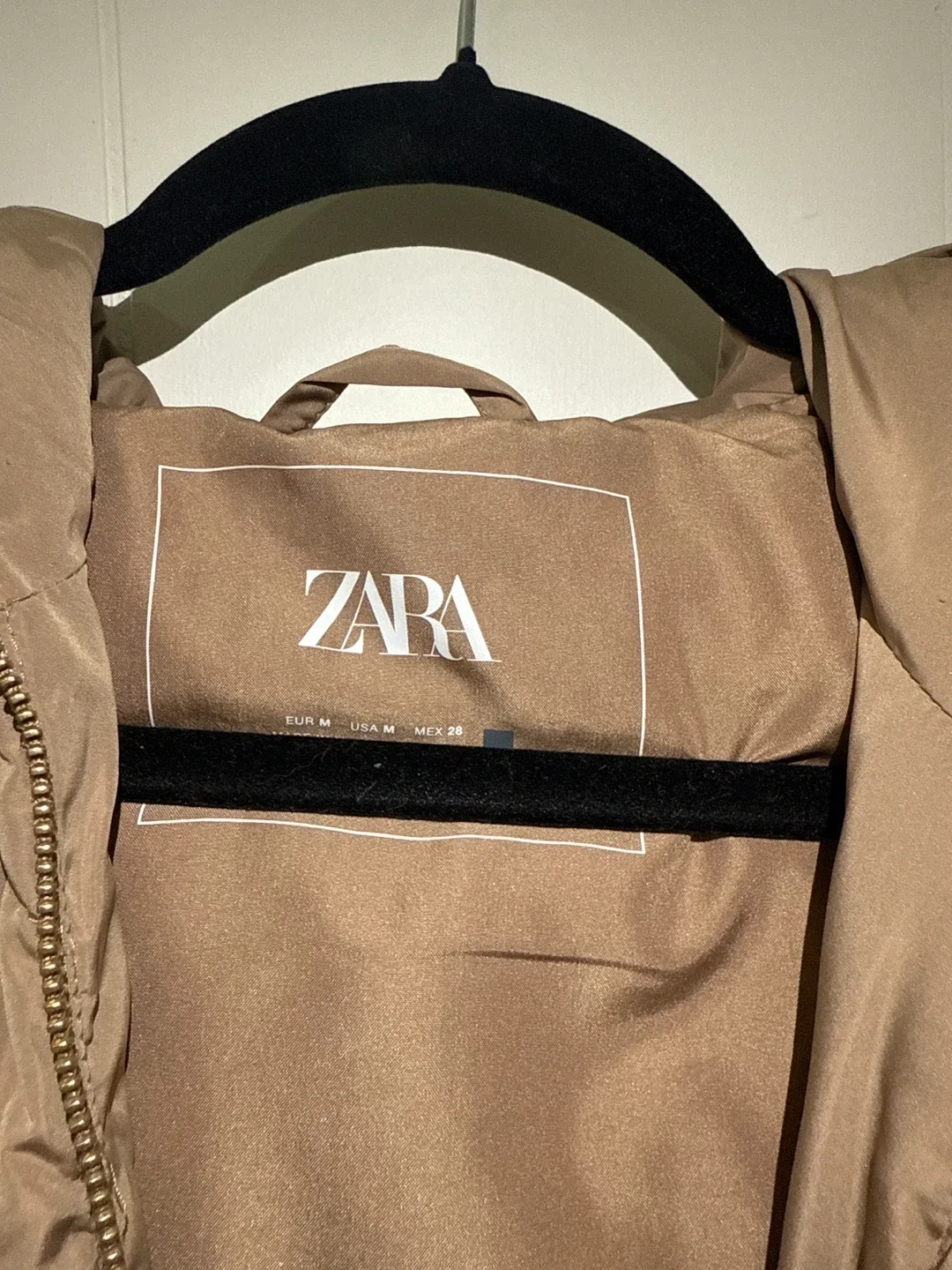 Zara Puffer Vest - Size M image indicator(3)