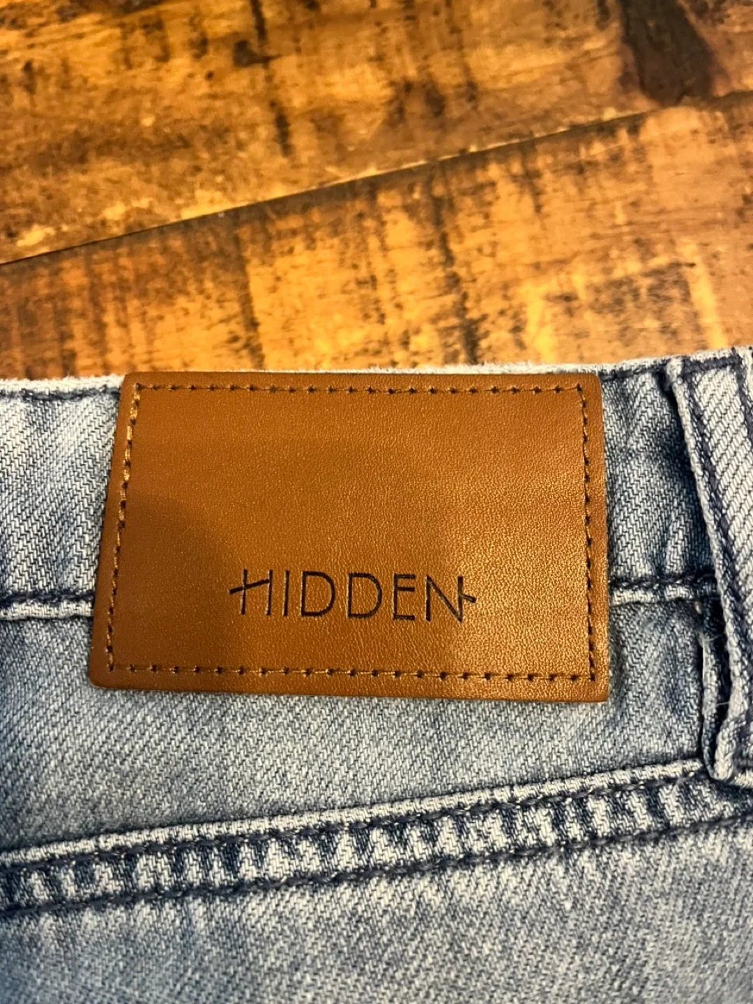 Hidden Jeans - Light Wash image indicator(5)