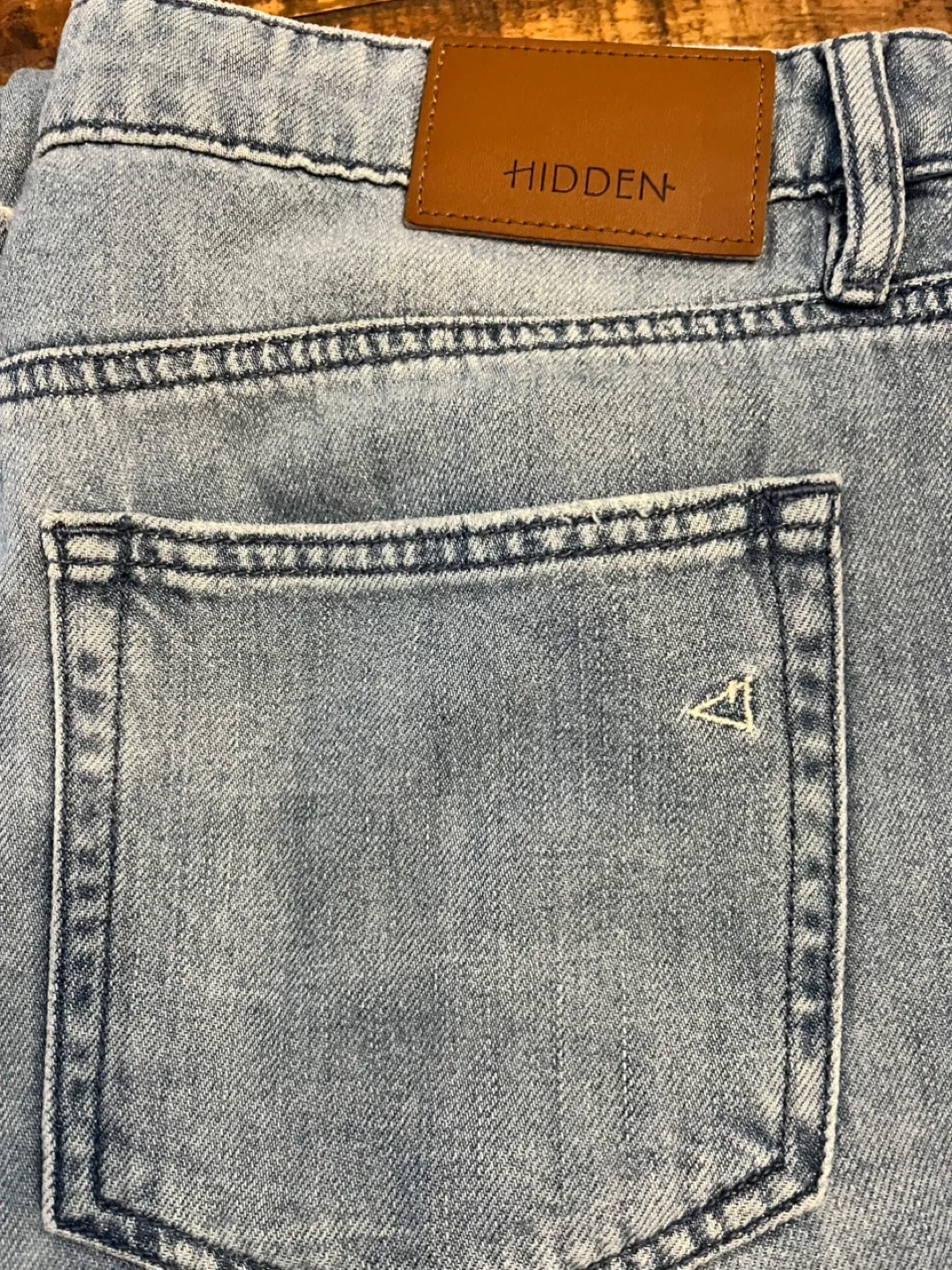 Hidden Jeans - Light Wash image indicator(2)
