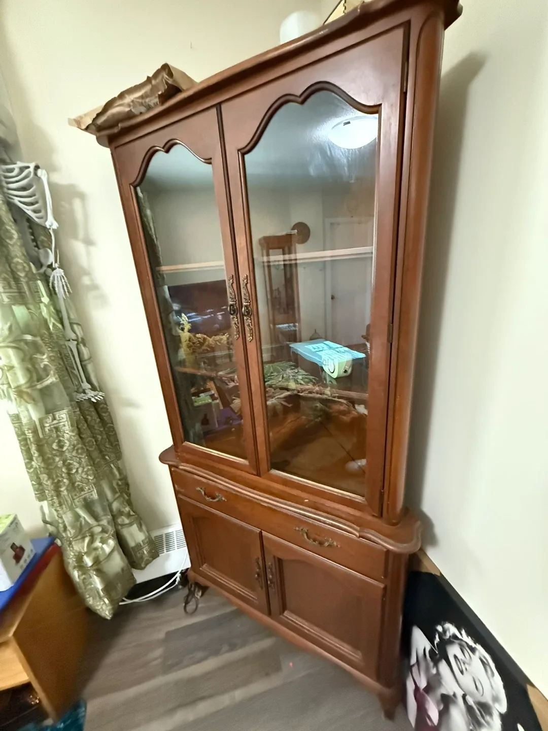 Display Cabinet