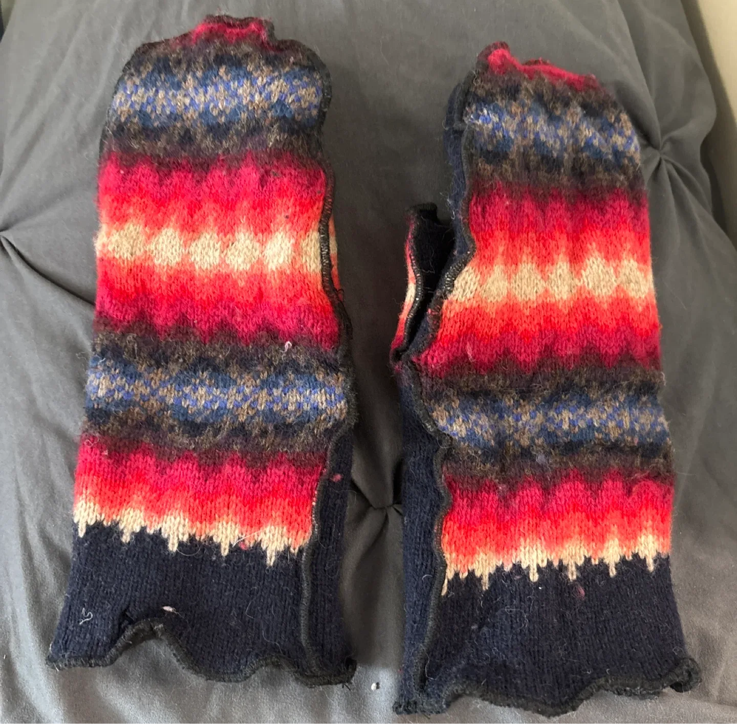 Handmade Wool Mittens thumbnail