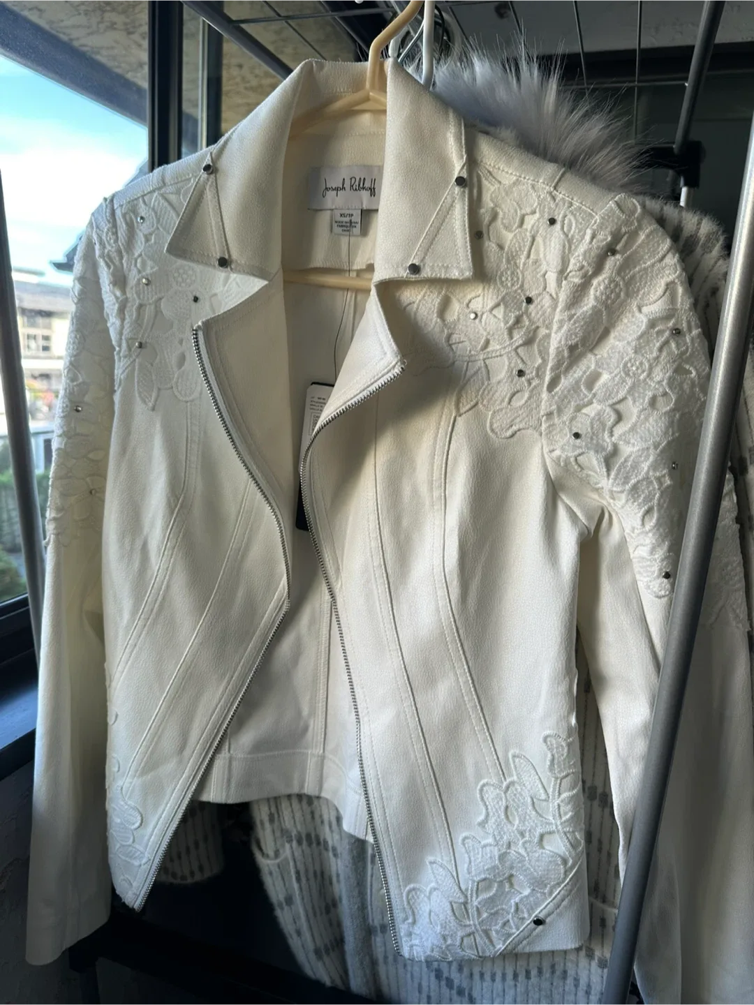 Joseph Ribkoff XS/TP Cream Jacket image indicator(2)